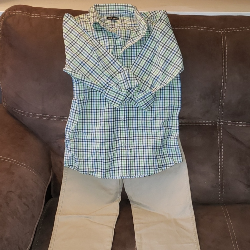 Accepting offers! Boys 2 piece set. Size 7x